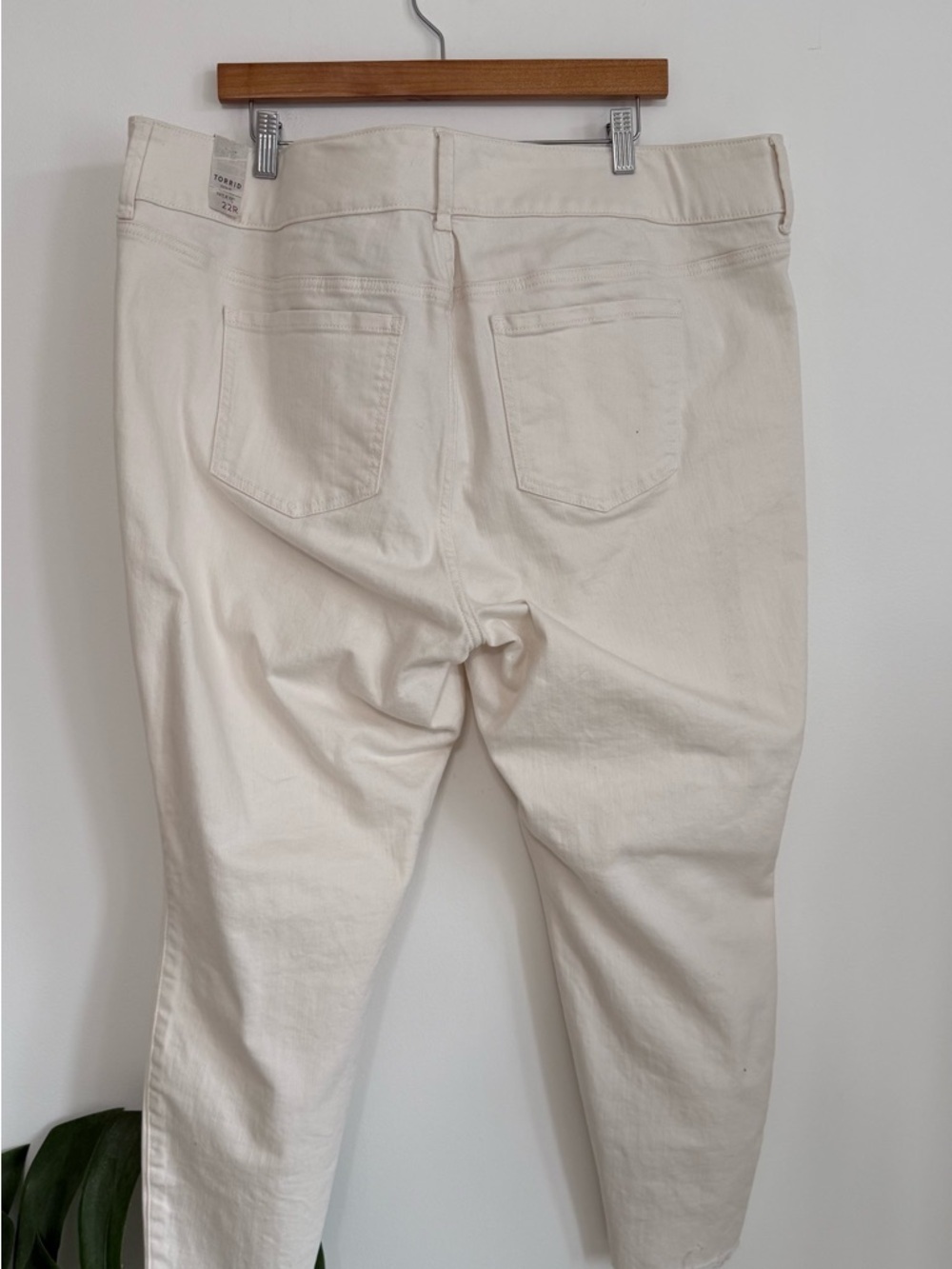 Torrid Off-White High-Rise Denim Jeans Jeggings Women’s 22R - Picture 3 of 10